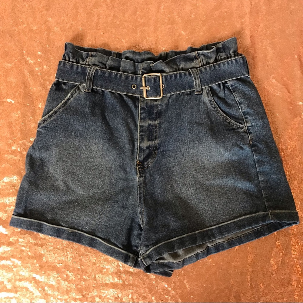 High waisted paper bag style blue Jean shorts with belt. Size 7-9